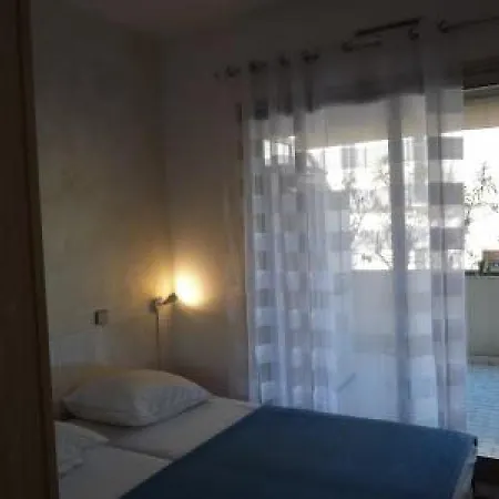 Well-located One Bed Right In The Heart Of Has Terrace And Close To The Palais 308 Cannes
