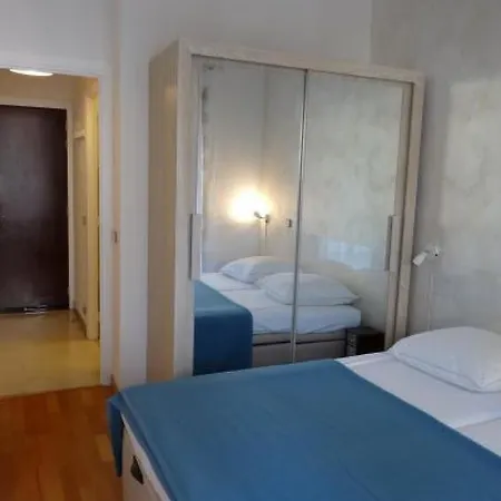 Well-located One Bed Right In The Heart Of Has Terrace And Close To The Palais 308